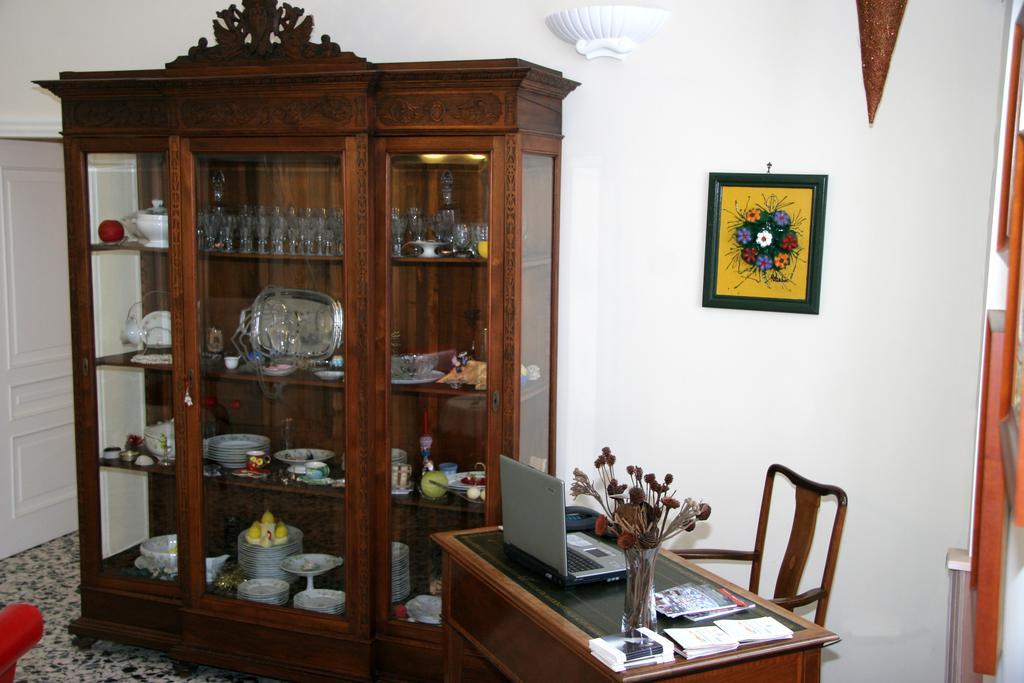 Beb Di Fiore Naples Luaran gambar